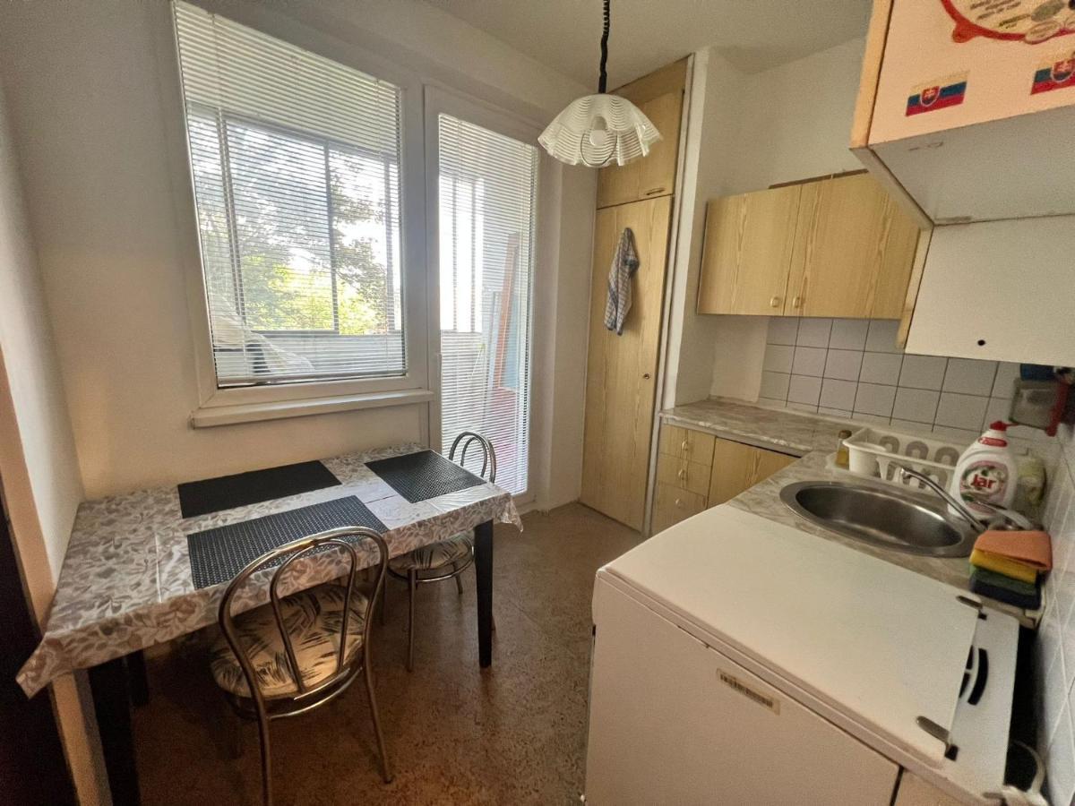 Апартаменты Apartman Solid, Братислава Экстерьер фото